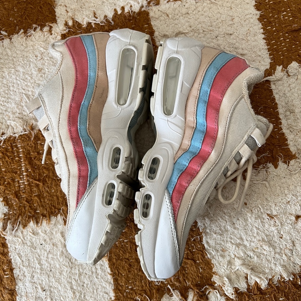 Nike Womens WMNS Air Max 95 QS Plant Color - Crimson Tint CD7142-800